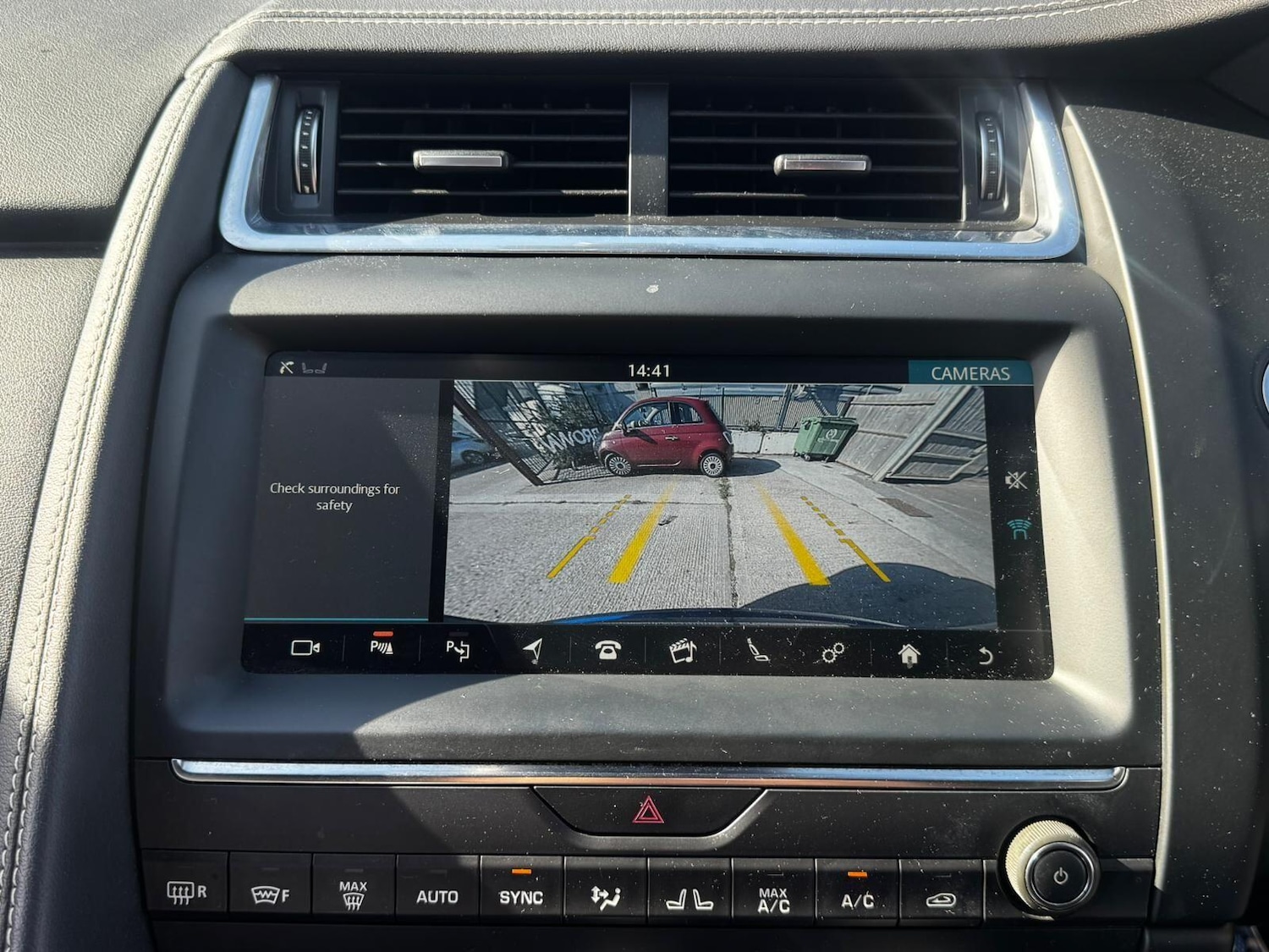 Used Jaguar E-Pace 2018 for sale - 76072258: Photo 4