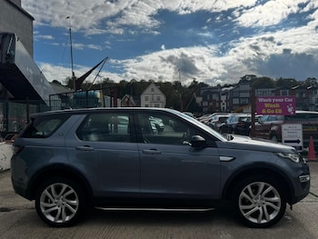 Used Land Rover Discovery Sport 2017 for sale - 76214434: Photo 3