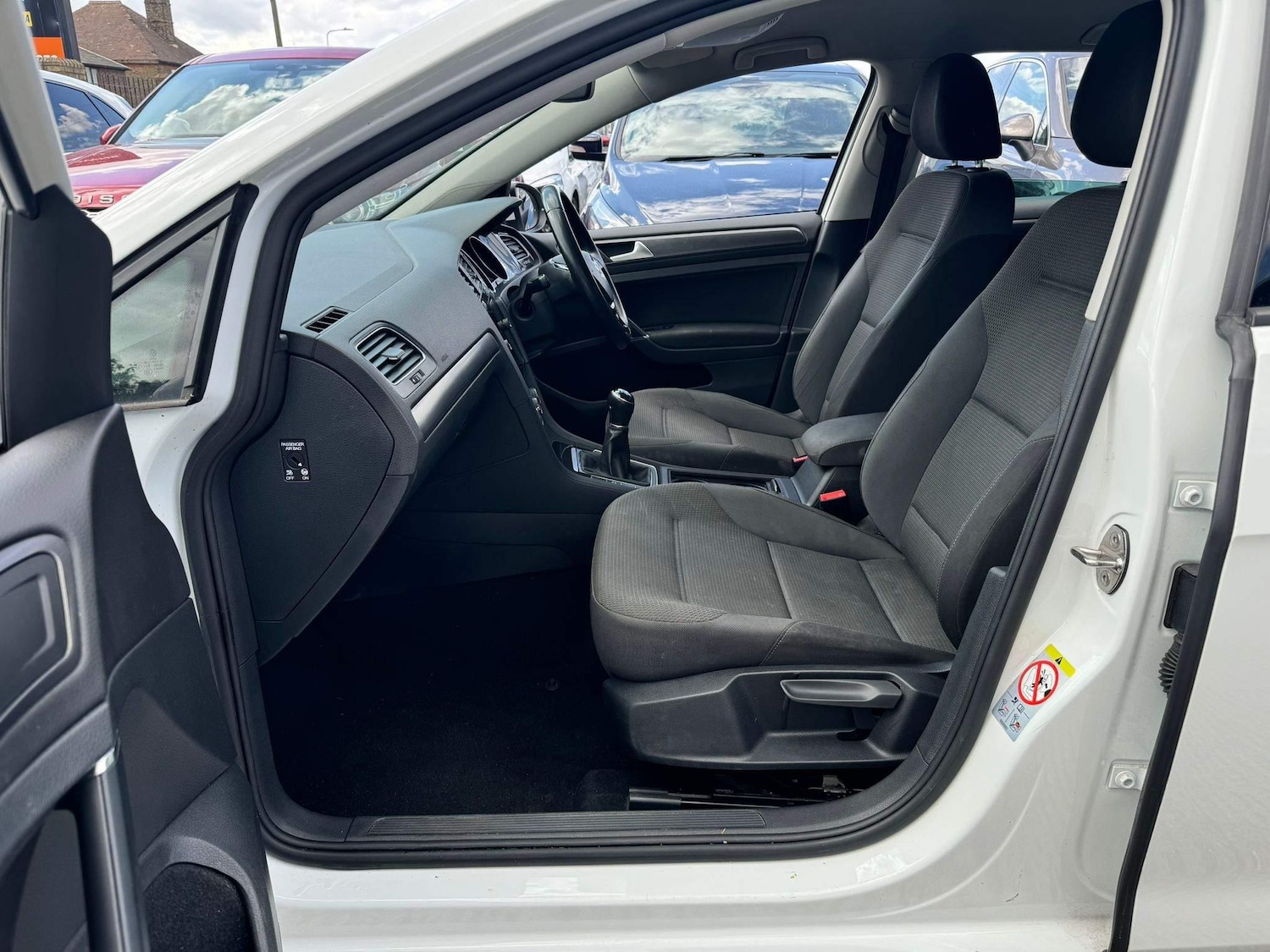 Used Volkswagen Golf 2019 for sale - 76965130: Photo 24