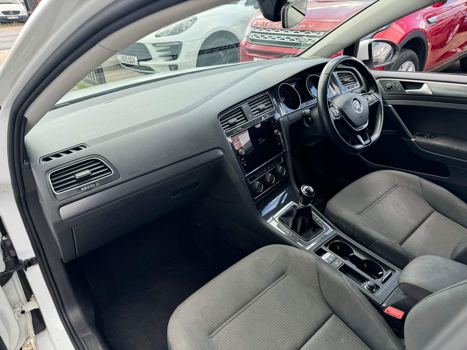 Used Volkswagen Golf 2019 for sale - 76965130: Photo 26