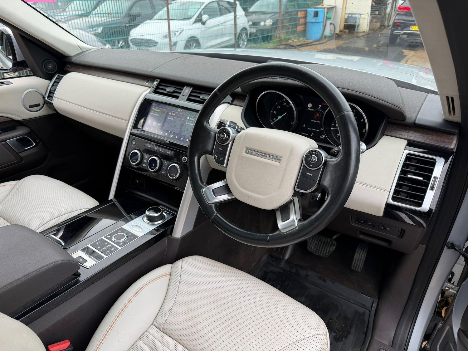 Used Land Rover Discovery 2017 for sale - 76964416: Photo 17