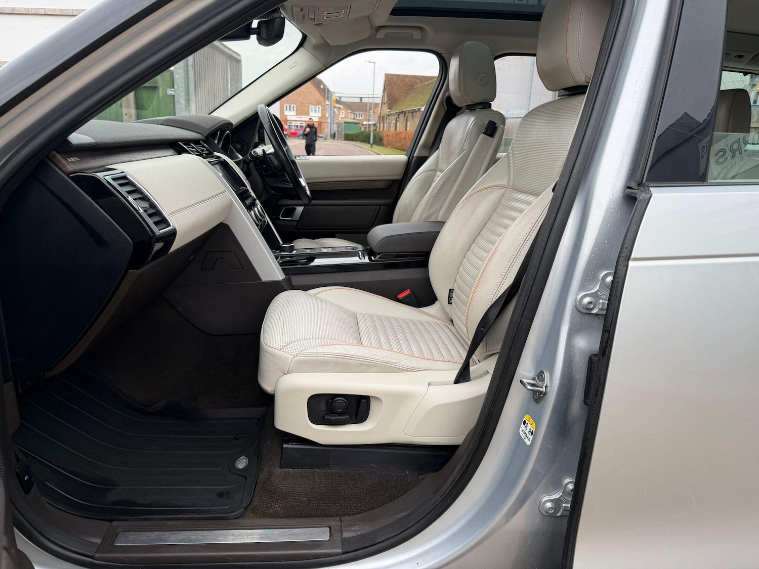 Used Land Rover Discovery 2017 for sale - 76964416: Photo 24