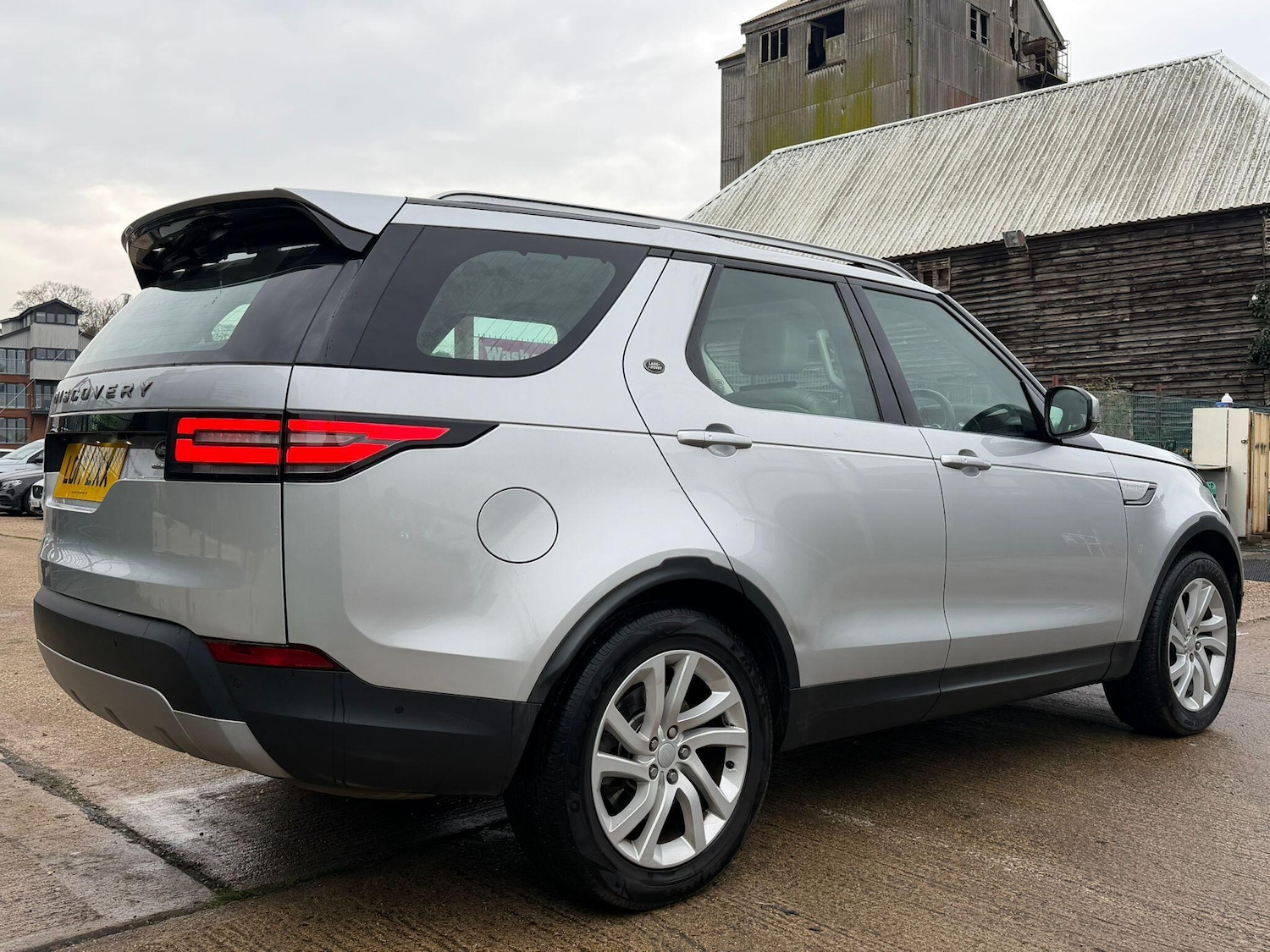 Used Land Rover Discovery 2017 for sale - 76964416: Photo 5
