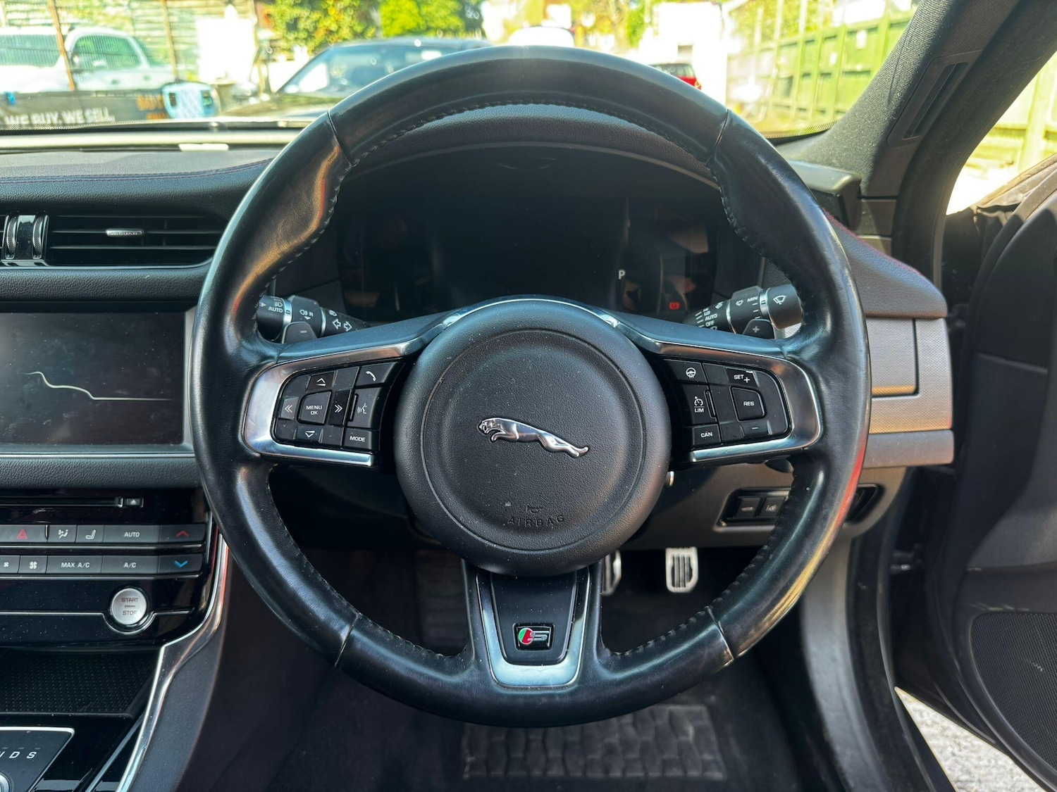 Used Jaguar XF 2016 for sale - 76073185: Photo 27