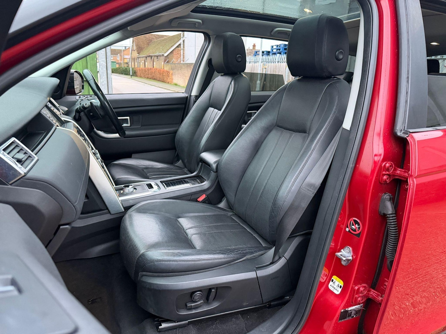 Used Land Rover Discovery Sport 2016 for sale - 76771868: Photo 31