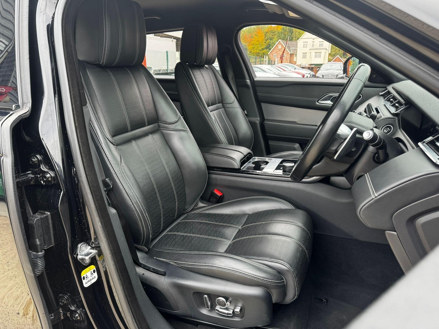 Used Land Rover Range Rover Velar 2018 for sale - 76238579: Photo 15