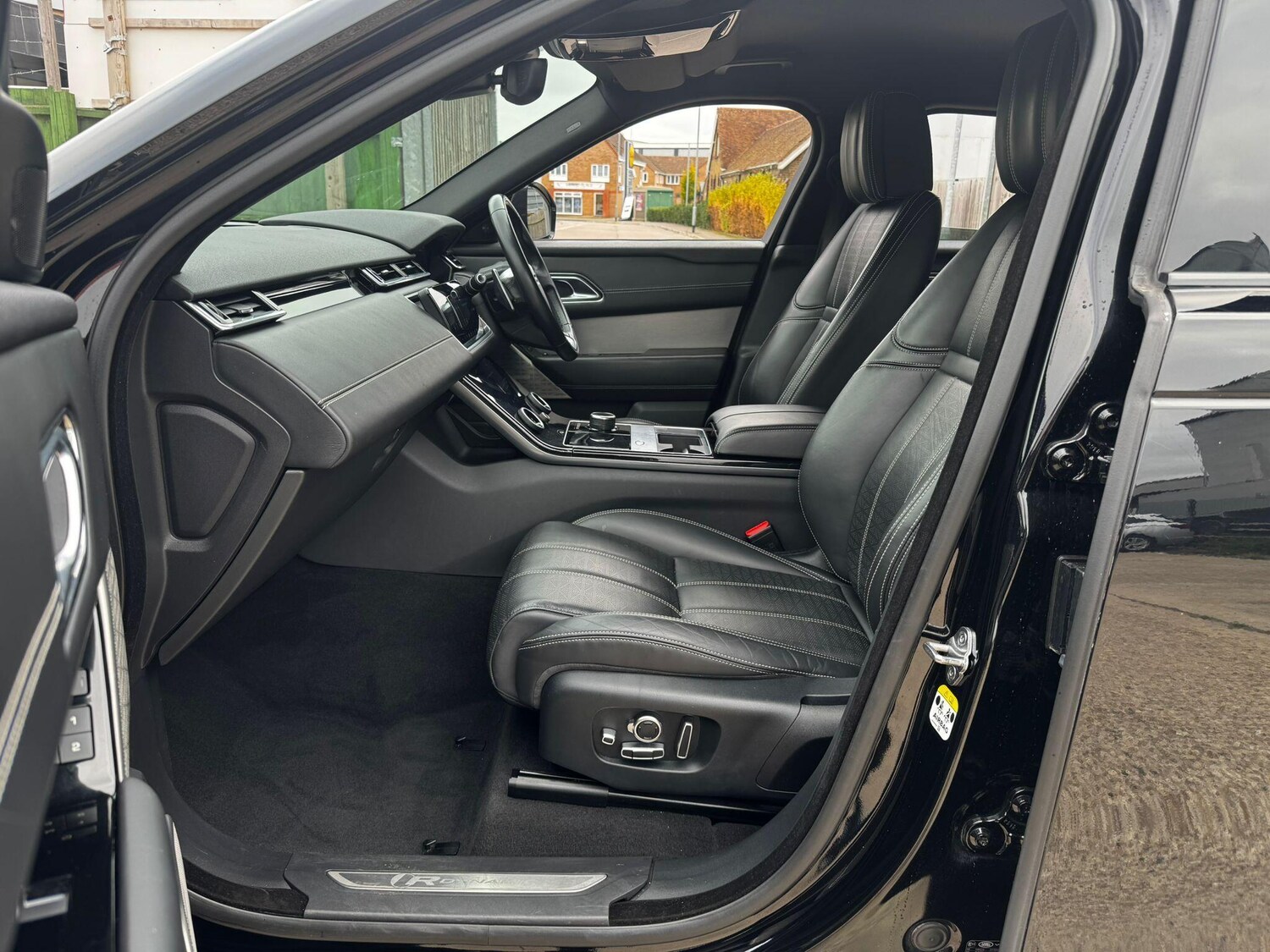 Used Land Rover Range Rover Velar 2018 for sale - 76238579: Photo 23