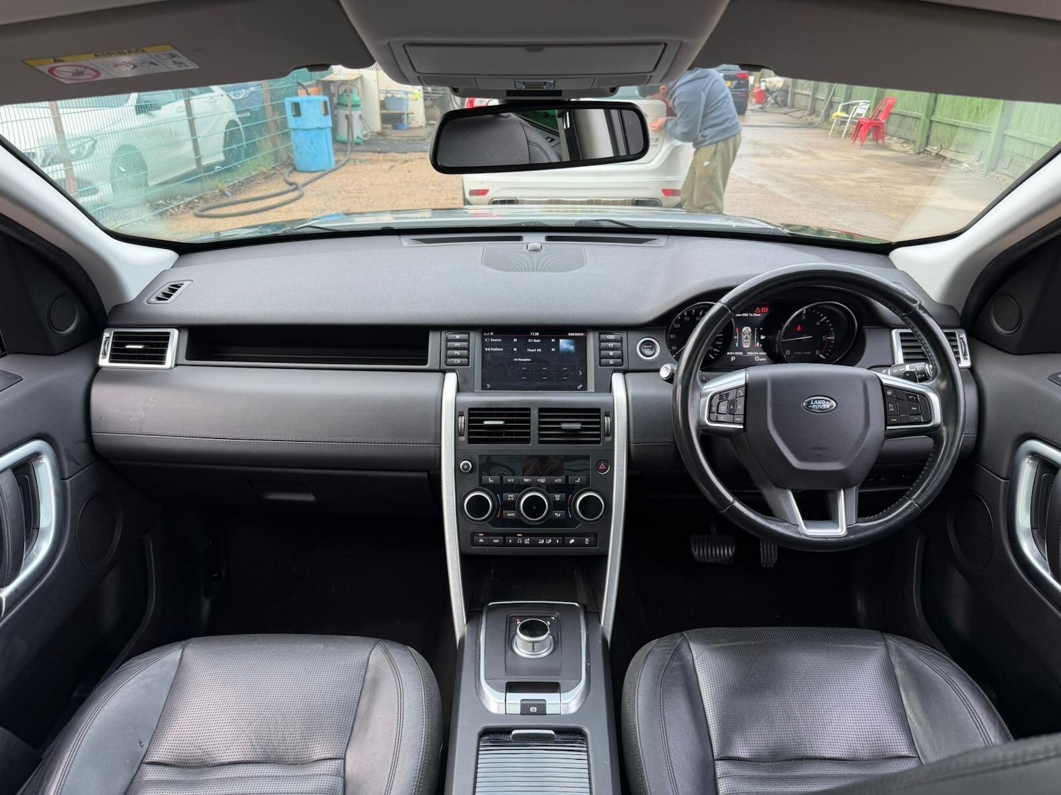 Used Land Rover Discovery Sport 2016 for sale - 77253627: Photo 4