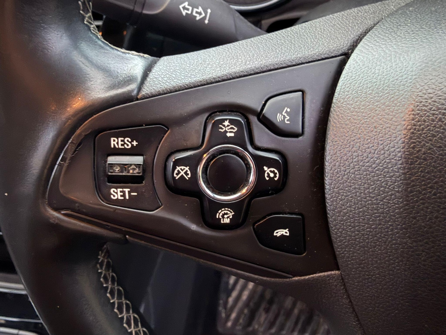 Used Vauxhall Astra 2017 for sale - 77305409: Photo 27