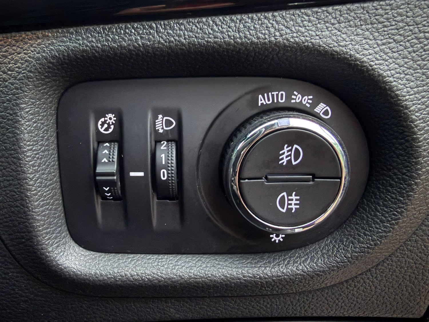 Used Vauxhall Astra 2017 for sale - 77305409: Photo 29