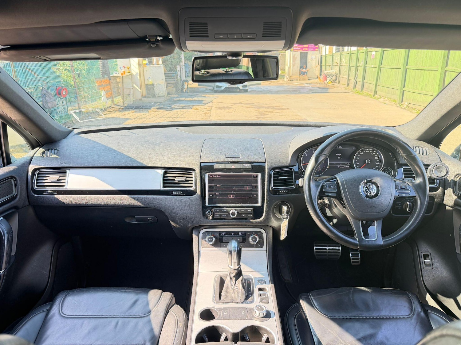 Used Volkswagen Touareg 2012 for sale - 77957856: Photo 11