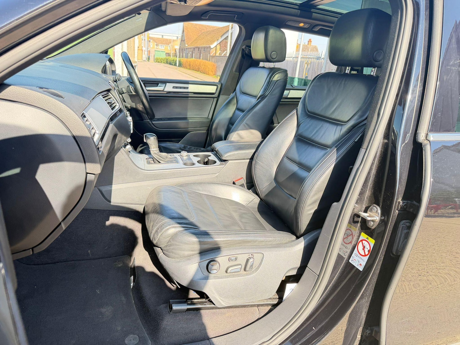 Used Volkswagen Touareg 2012 for sale - 77957856: Photo 32