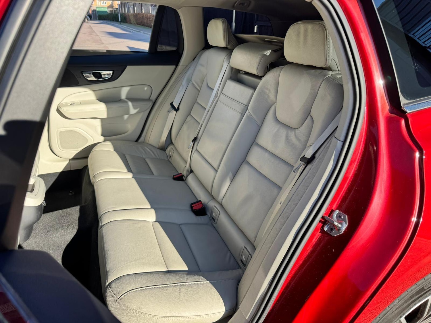 Used Volvo V60 2018 for sale - 76657097: Photo 21