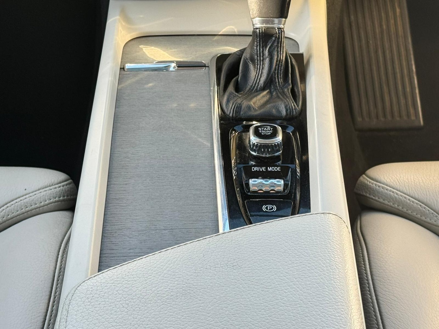 Used Volvo V60 2018 for sale - 76657097: Photo 26