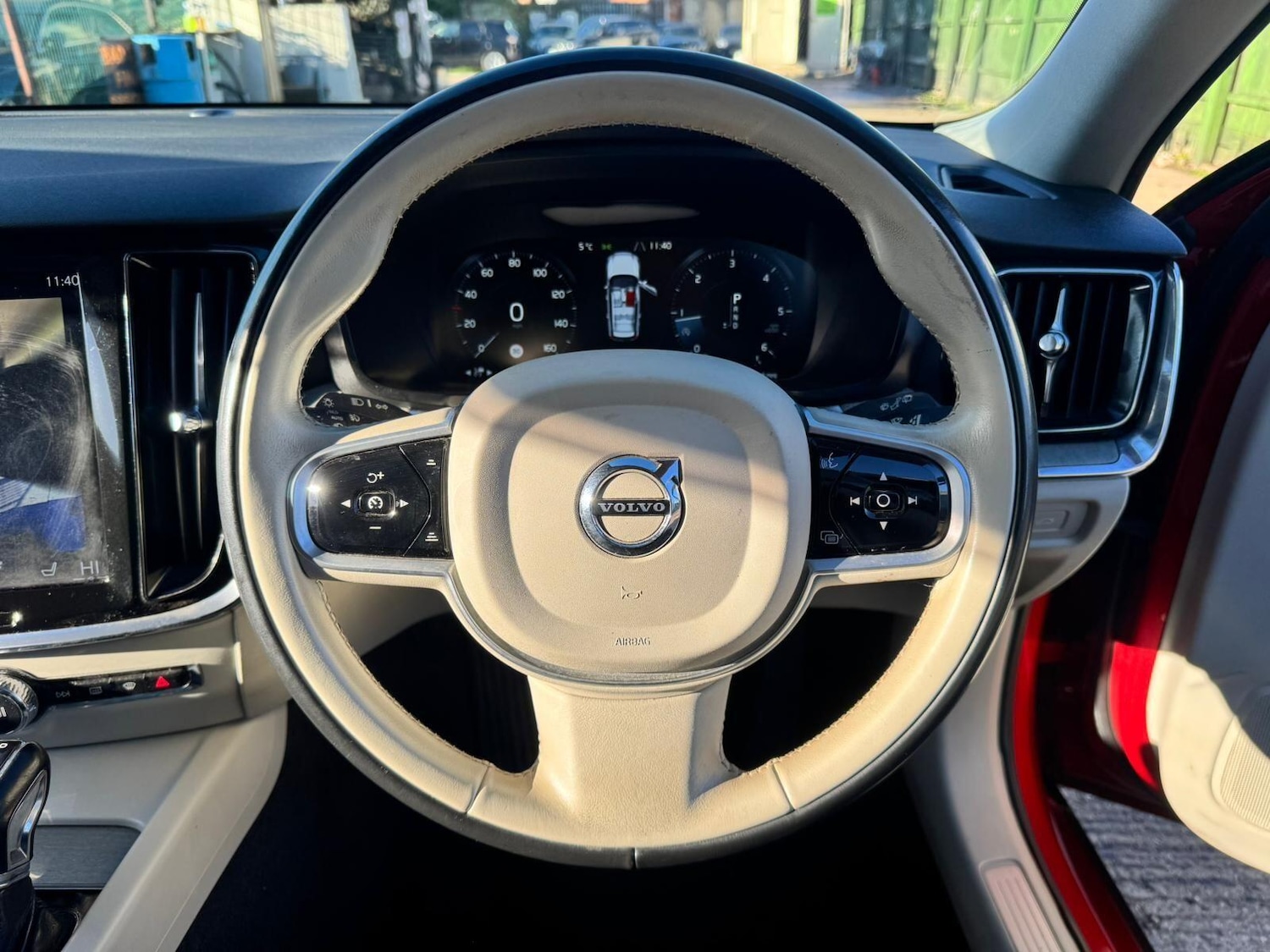 Used Volvo V60 2018 for sale - 76657097: Photo 27