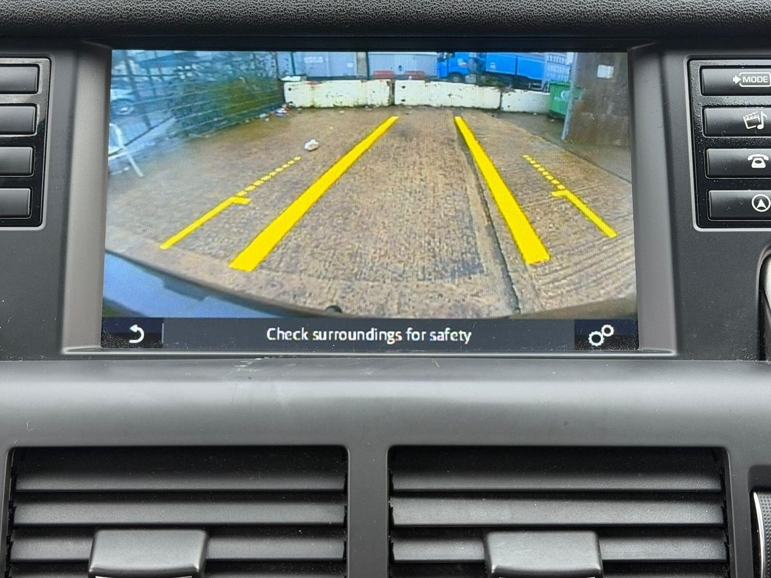 Used Land Rover Discovery Sport for sale - 77784557: Photo 2