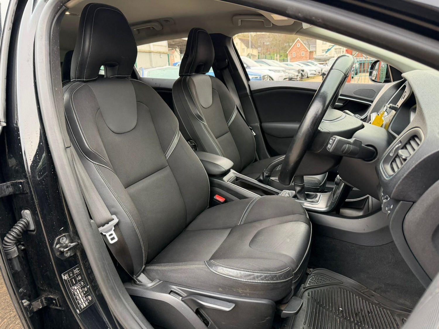 Used Volvo V40 2012 for sale - 77119893: Photo 10