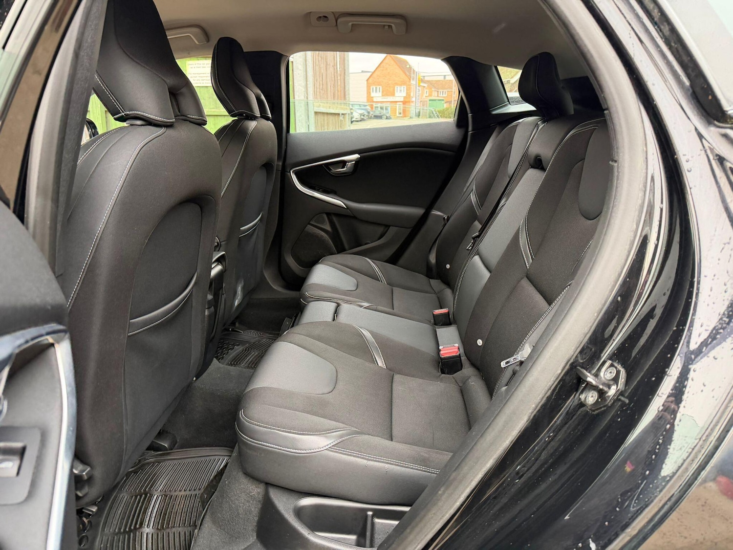 Used Volvo V40 2012 for sale - 77119893: Photo 15