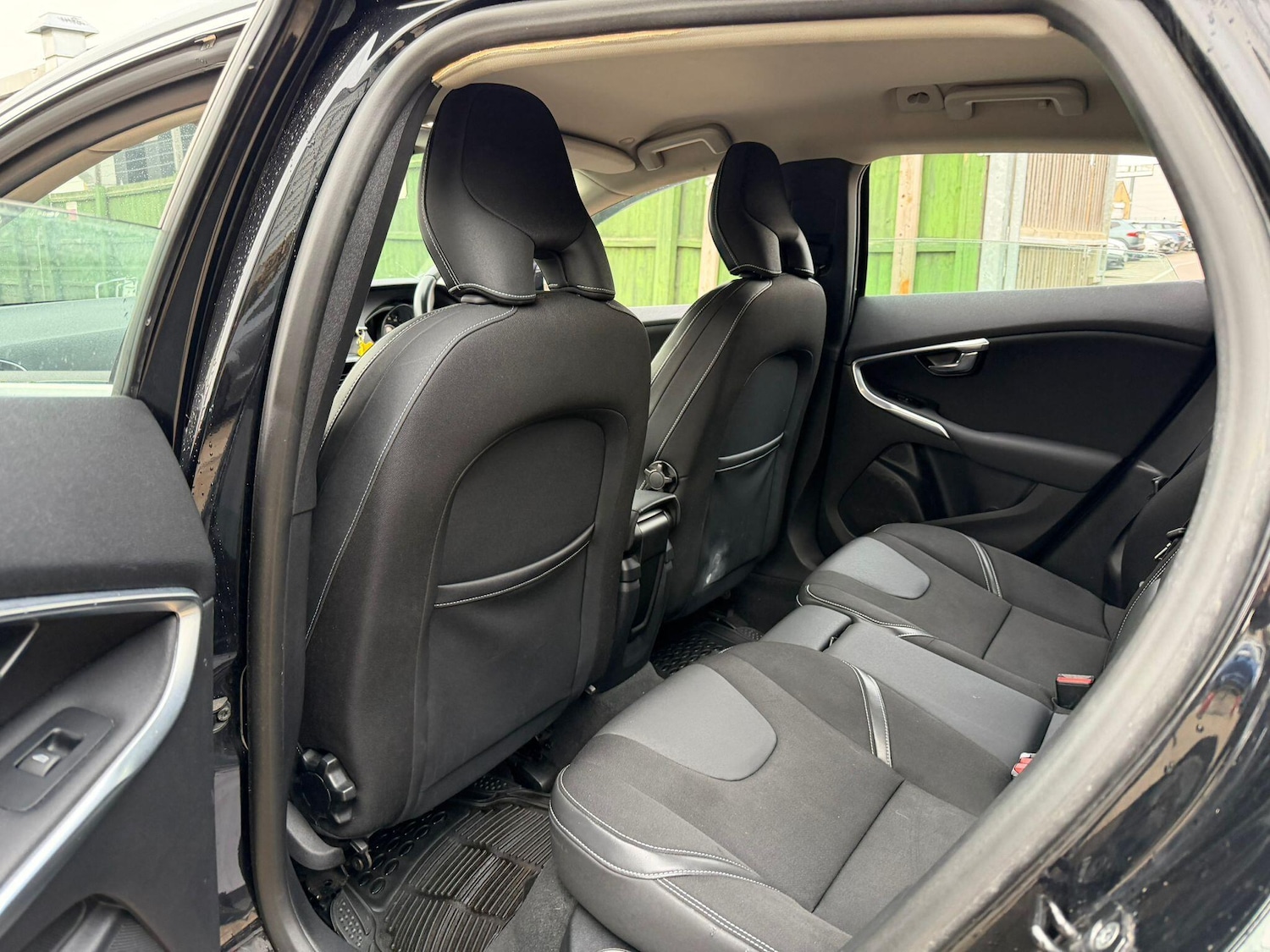 Used Volvo V40 2012 for sale - 77119893: Photo 17