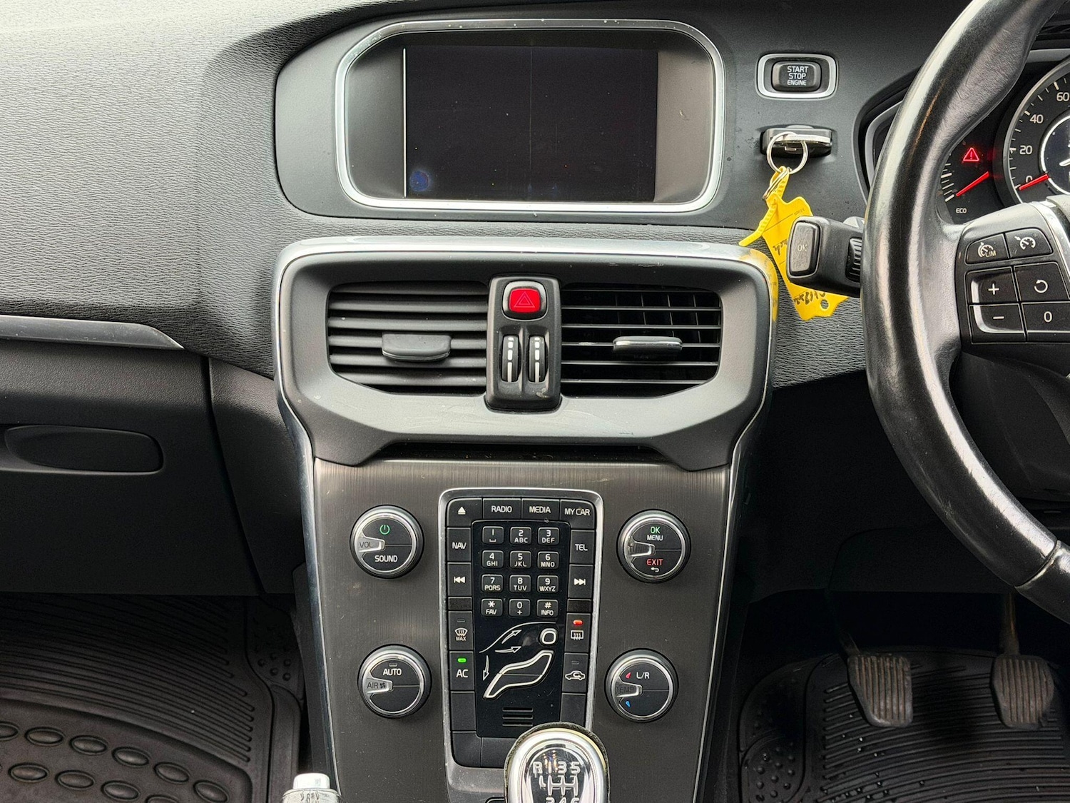 Used Volvo V40 2012 for sale - 77119893: Photo 22