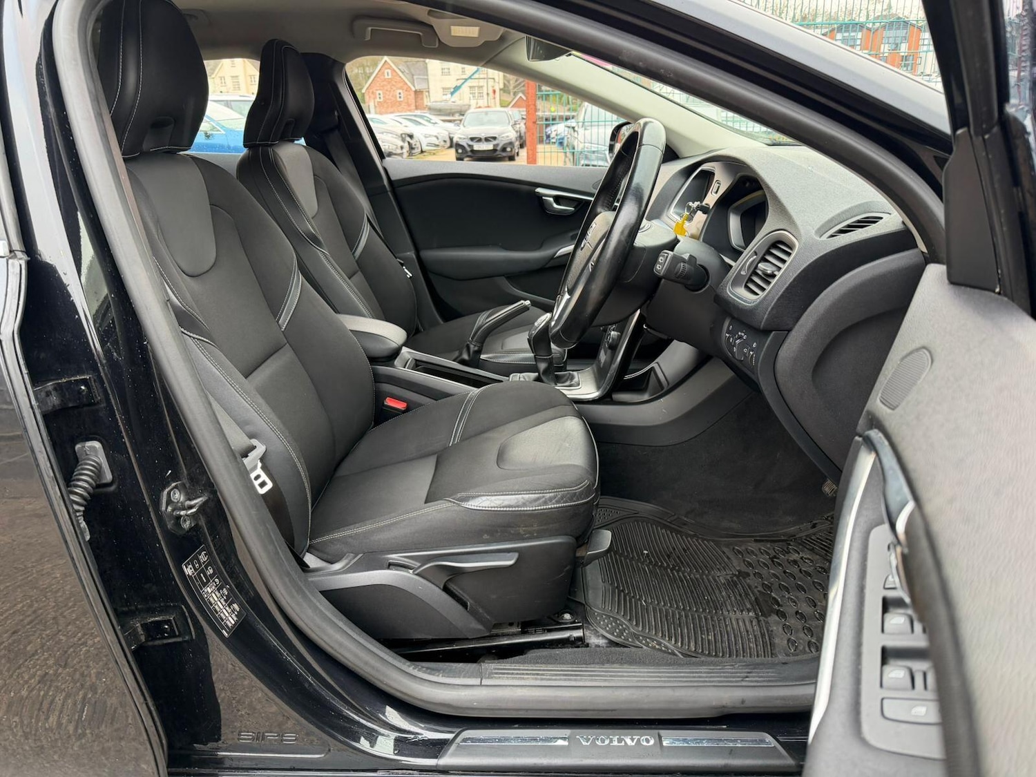 Used Volvo V40 2012 for sale - 77119893: Photo 9