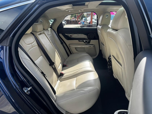 Used Jaguar XJ 2015 for sale - 76013337: Photo 16