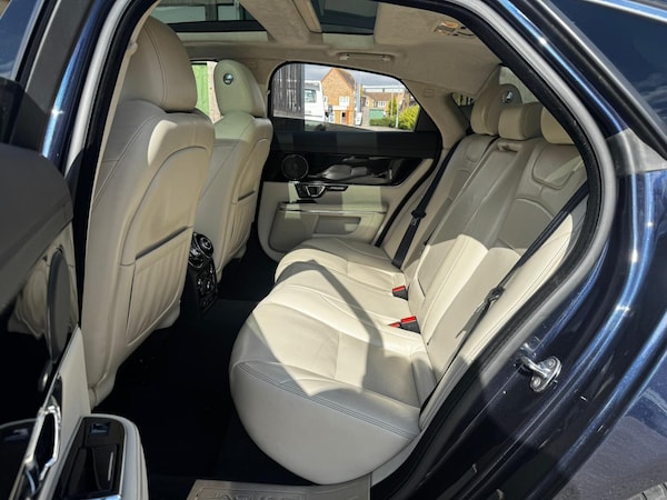 Used Jaguar XJ 2015 for sale - 76013337: Photo 19