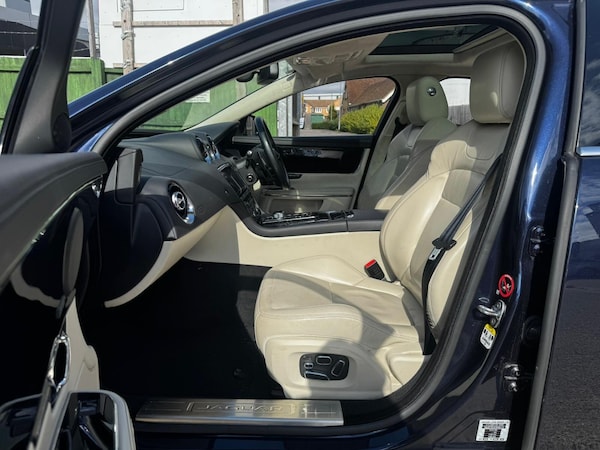Used Jaguar XJ 2015 for sale - 76013337: Photo 22