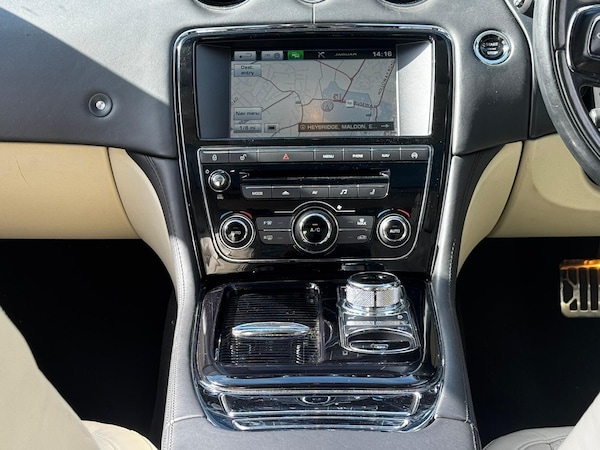 Used Jaguar XJ 2015 for sale - 76013337: Photo 26