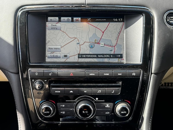 Used Jaguar XJ 2015 for sale - 76013337: Photo 29