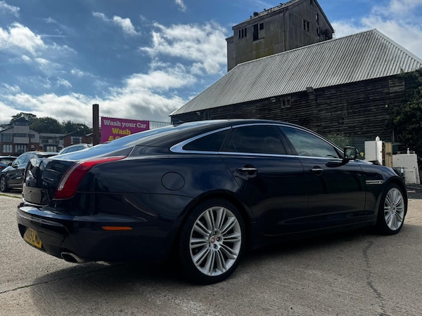 Used Jaguar XJ 2015 for sale - 76013337: Photo 5