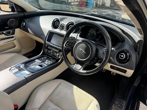 Used Jaguar XJ 2015 for sale - 76013337: Photo 9