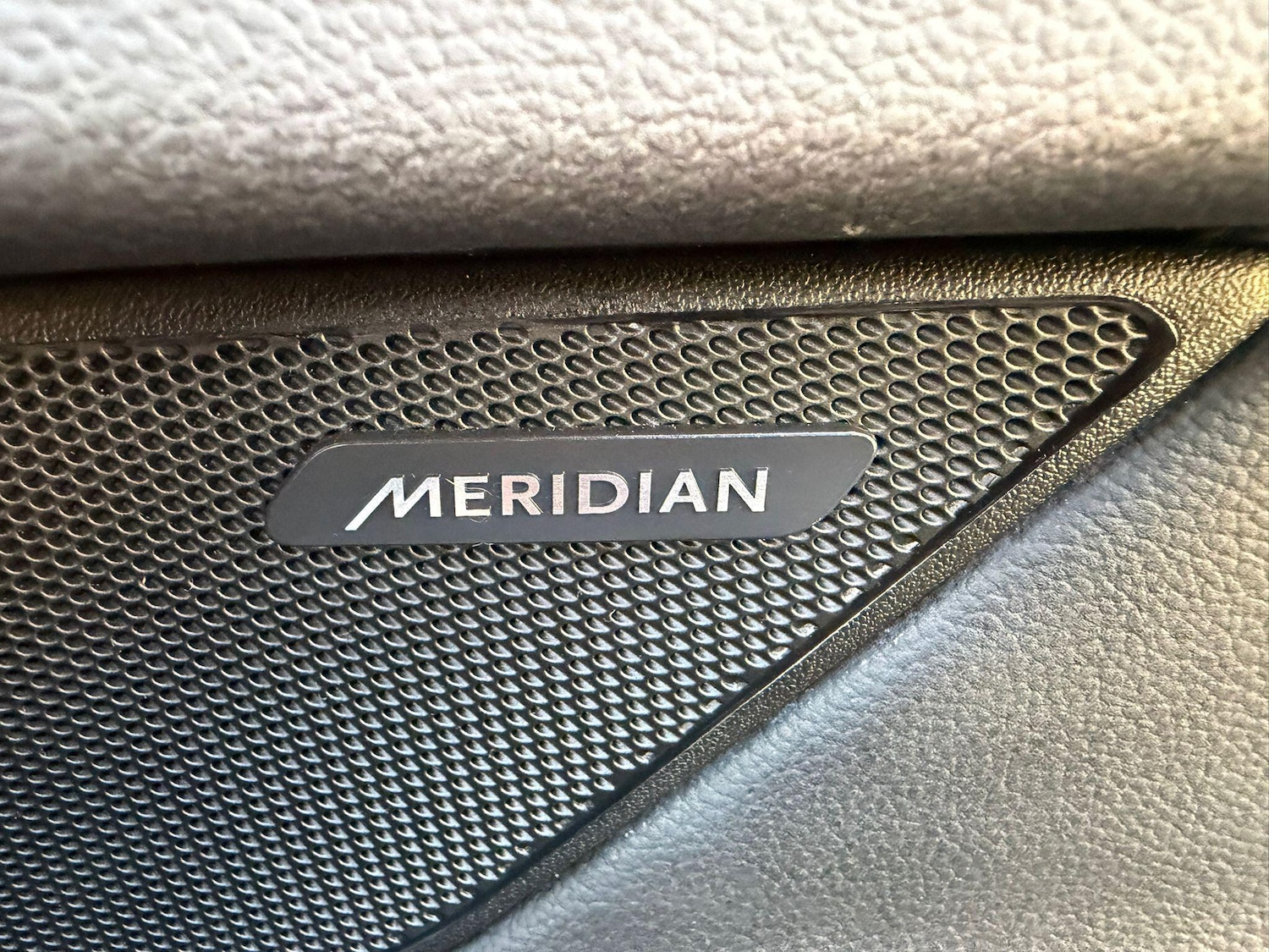 Used Jaguar XF 2015 for sale - 76802048: Photo 2