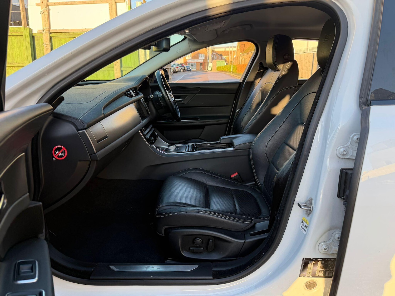 Used Jaguar XF 2015 for sale - 76802048: Photo 28