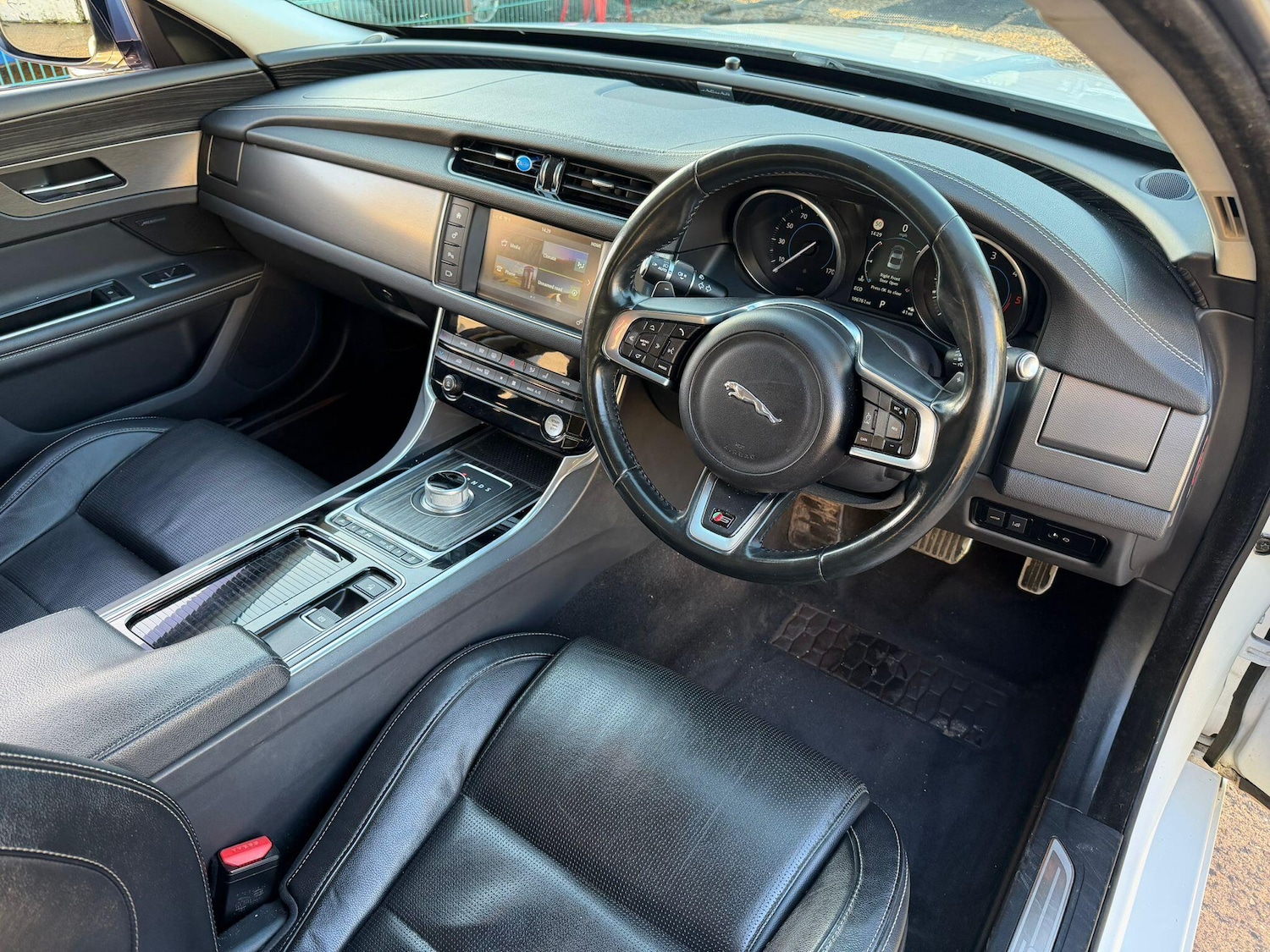 Used Jaguar XF 2015 for sale - 76802048: Photo 7