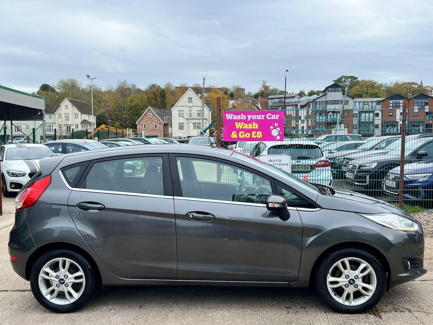 Used Ford Fiesta 2017 for sale - 76513318: Photo 2