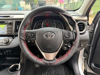 Used Toyota RAV4 2015 for sale - 76964969: Photo
