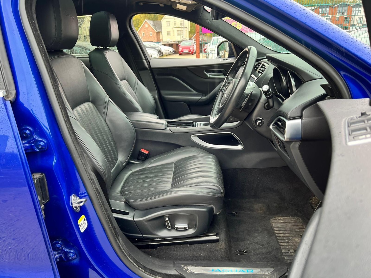 Used Jaguar F-Pace 2018 for sale - 76409547: Photo 14