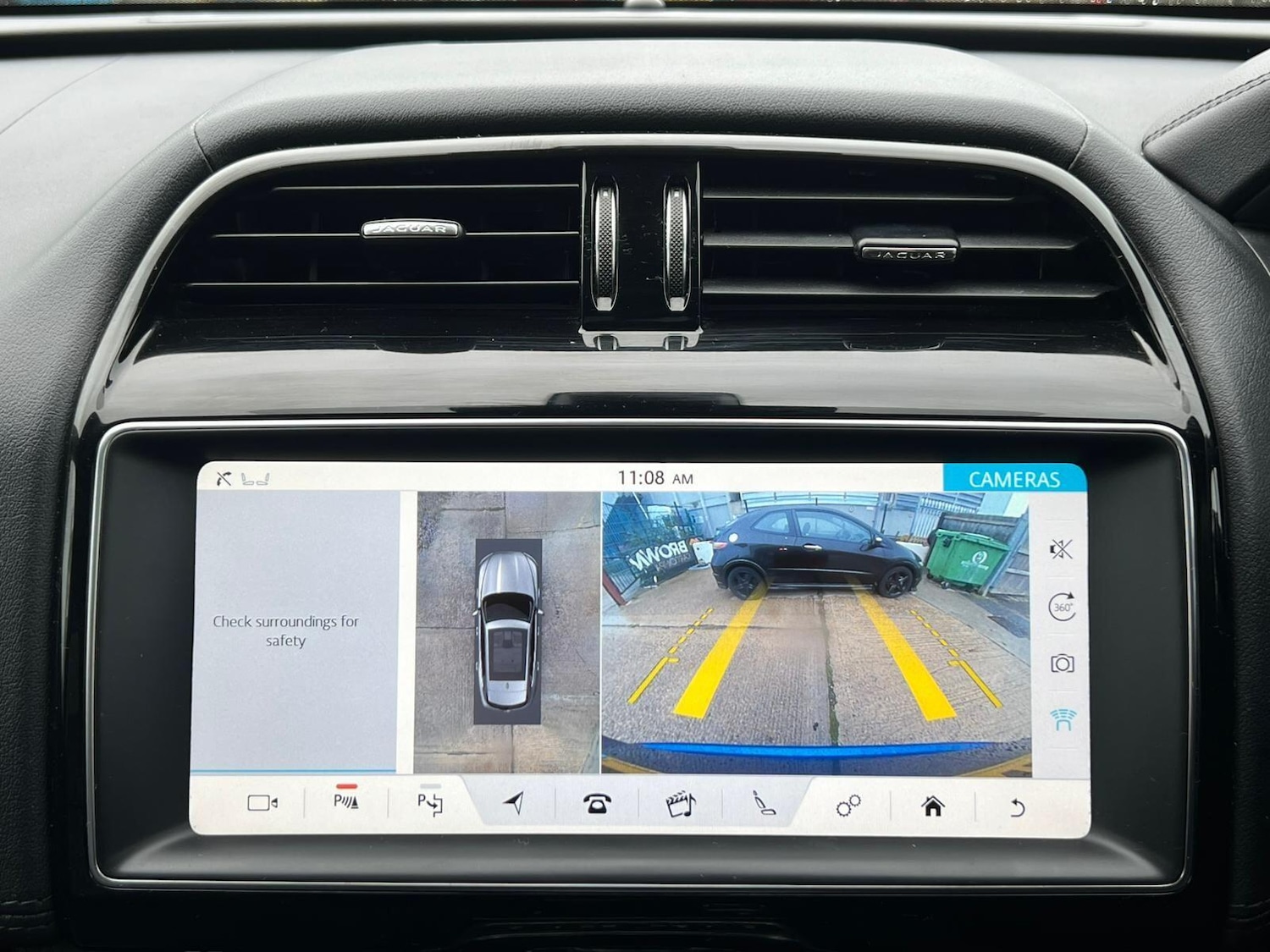 Used Jaguar F-Pace 2018 for sale - 76409547: Photo 4