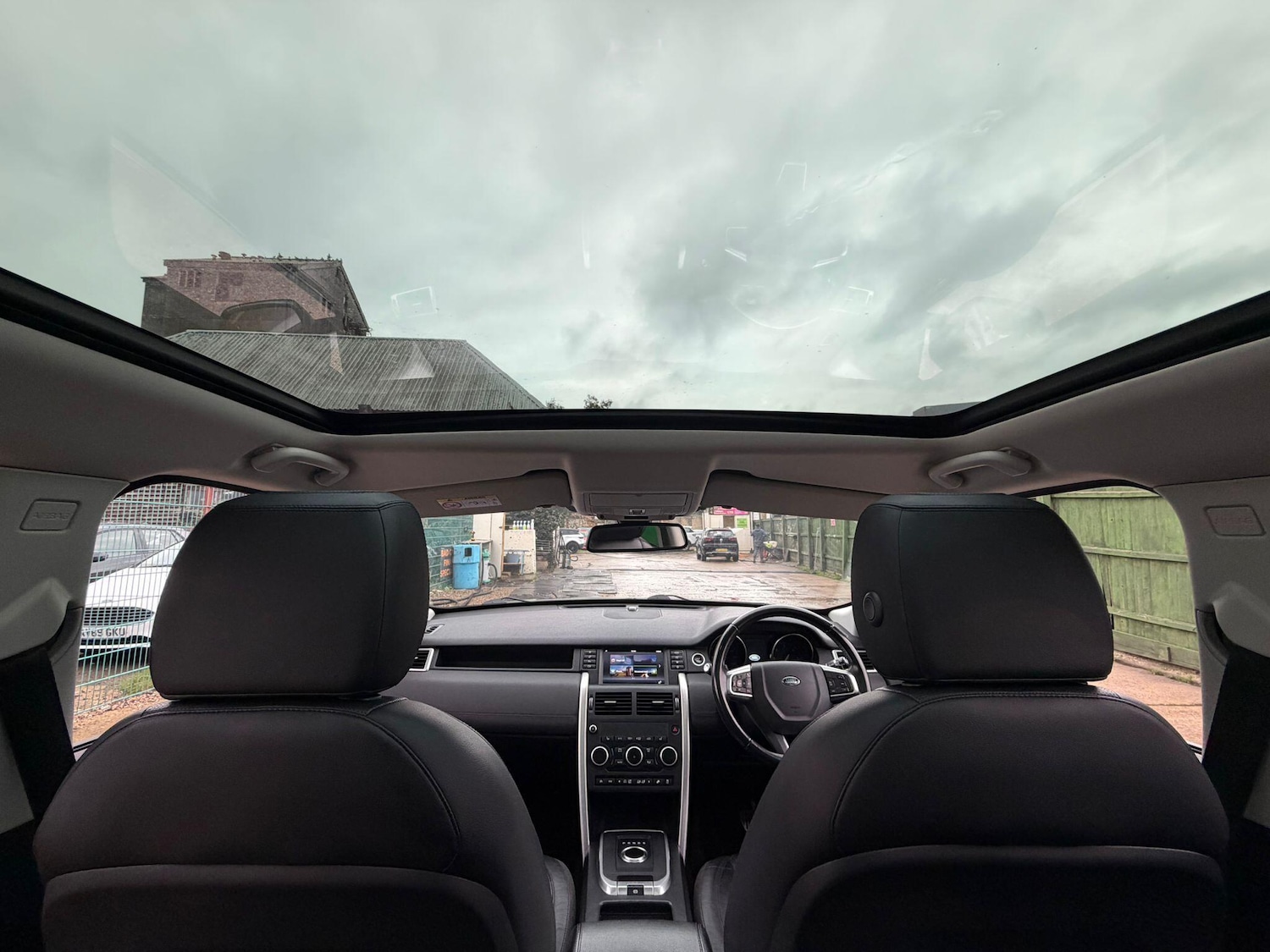 Used Land Rover Discovery Sport 2017 for sale - 76964826: Photo 4