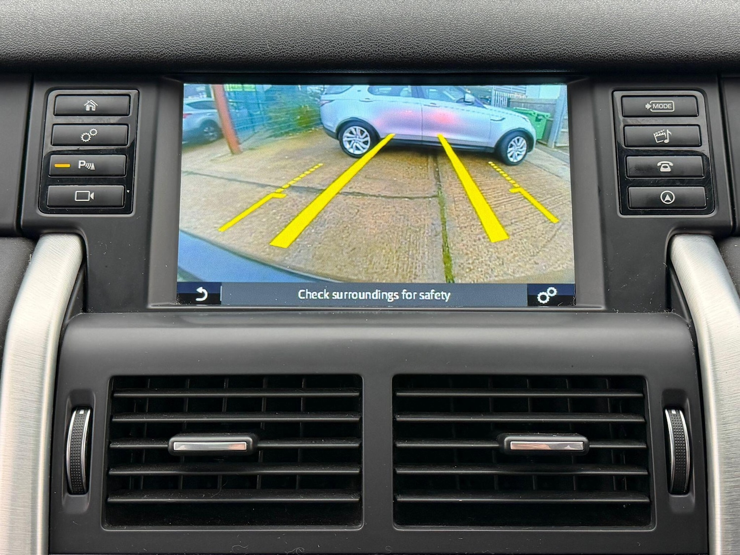 Used Land Rover Discovery Sport 2017 for sale - 76964826: Photo 7