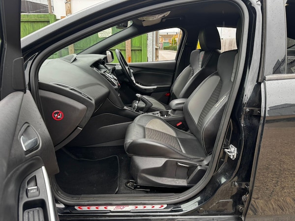 Used Ford Focus 2014 for sale - 76270993: Photo 18
