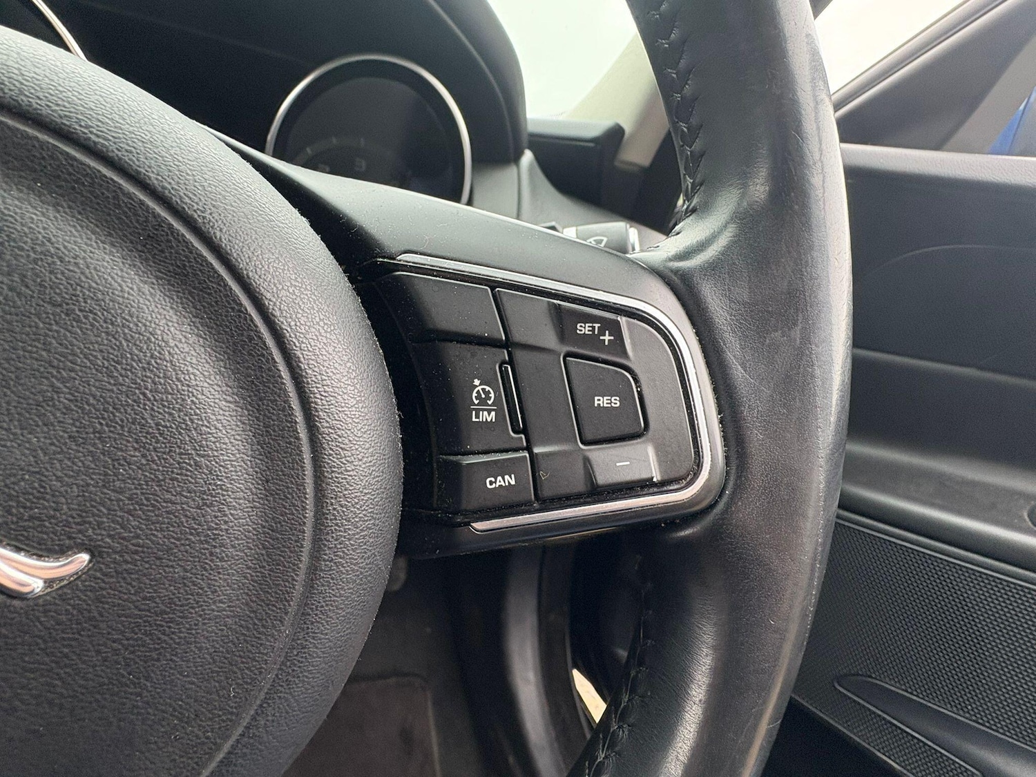 Used Jaguar XE for sale - 77808096: Photo 24