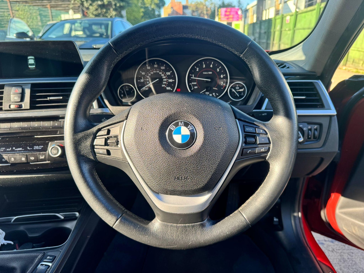 Used BMW 3 Series 2018 for sale - 76667510: Photo 28