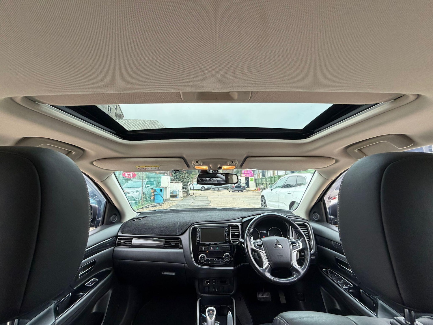 Used Mitsubishi Outlander for sale - 77074714: Photo 4