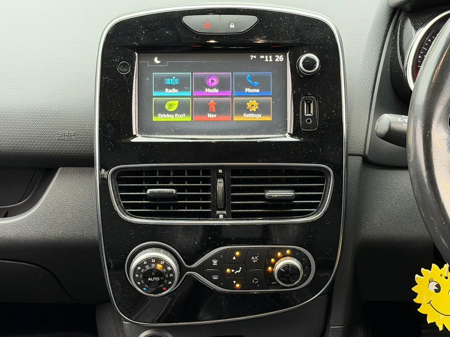 Used Renault Clio 2016 for sale - 76823469: Photo 2