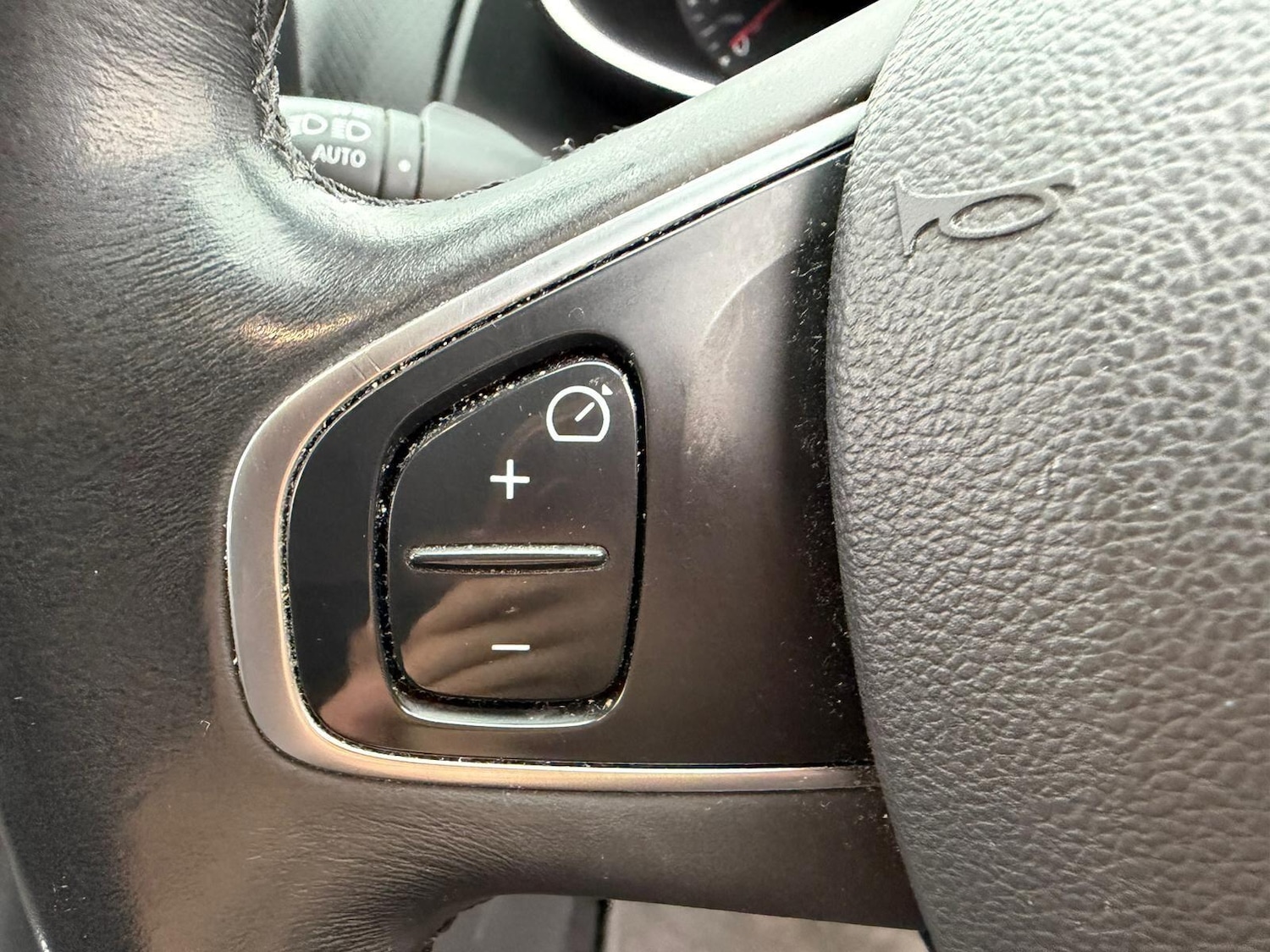 Used Renault Clio 2016 for sale - 76823469: Photo 26