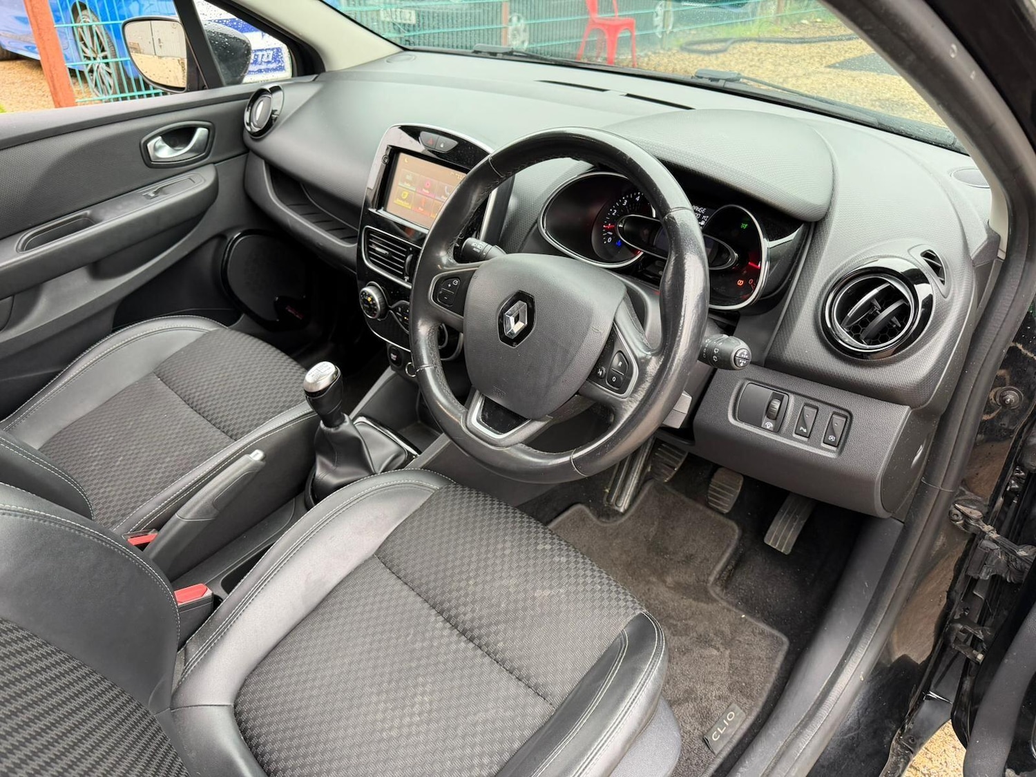 Used Renault Clio 2016 for sale - 76823469: Photo 9