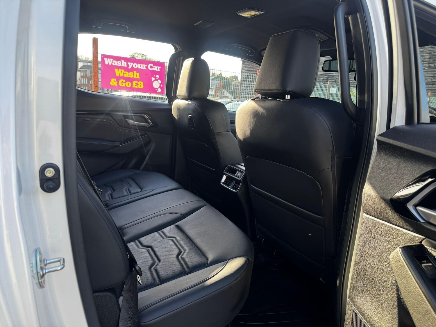 Used Isuzu D-Max 2023 for sale - 76561138: Photo 13