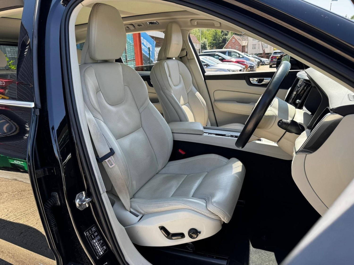 Used Volvo XC60 2018 for sale - 76521770: Photo 13